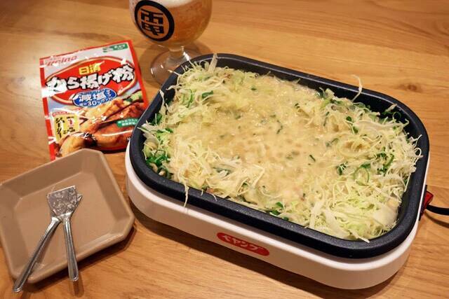 【唐揚げ粉もんじゃ】小麦粉の代わりに唐揚げ粉を使ったスパイシー系のもんじゃ焼き。おつまみにも最適な酒ドロボーです！＜野島慎一郎のバカレシピ＞