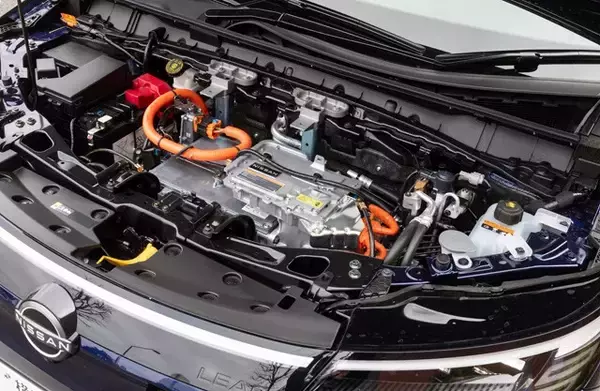 「EVのパイオニアが放つ全面改良モデルを公道試乗!!　3代目リーフは日産の新スタンダードだ！」の画像