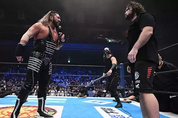 「ウルフアロンのプロレスデビュー戦相手、キング・オブ・ダークネス"闇の帝王"EVILって何者!?」の画像