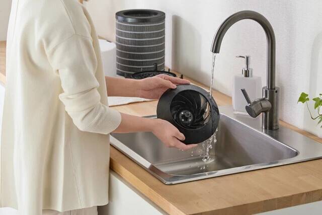 お部屋の湿度管理はもちろん、花粉対策にも有効な最新の加湿器！【即買いガジェット】