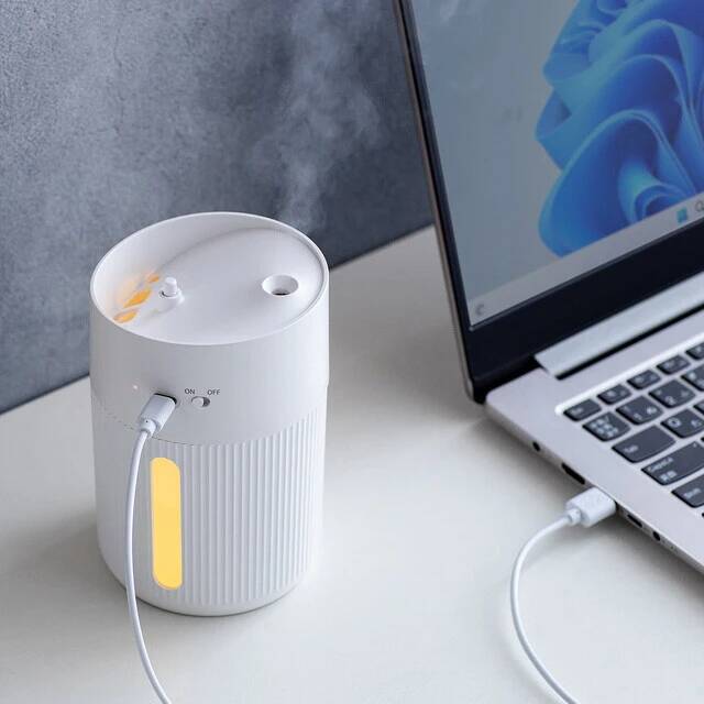 お部屋の湿度管理はもちろん、花粉対策にも有効な最新の加湿器！【即買いガジェット】