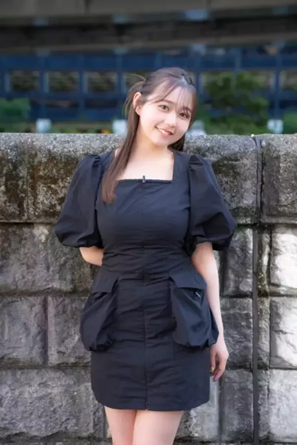 「癒やしのゆるふわ×メリハリボディが人気！ 美澄衿依（みすみ・えりい）が語る初グラビアの記憶「鏡に映る自分が『めっちゃ可愛い！』って思えたんです」」の画像