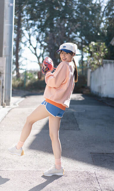 野球愛が強すぎるHカップのグラビアアイドル・花咲楓香（はなさき・ふうか）が語る週プレ初グラビアの記憶「ビキニのままファイターズの応援歌をずっと歌っていました（笑）」