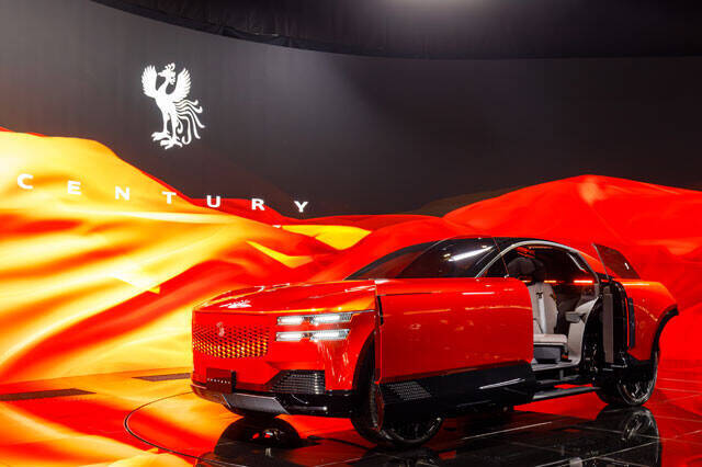 超ド級スポーツカーに6輪車も！　本家選考委員が勝手に決める"週プレやりすぎカー・オブ・ザ・イヤー2025"