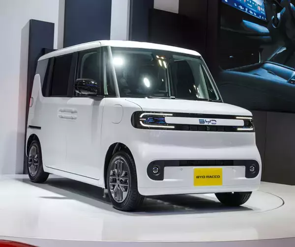 「超ド級スポーツカーに6輪車も！　本家選考委員が勝手に決める"週プレやりすぎカー・オブ・ザ・イヤー2025"」の画像