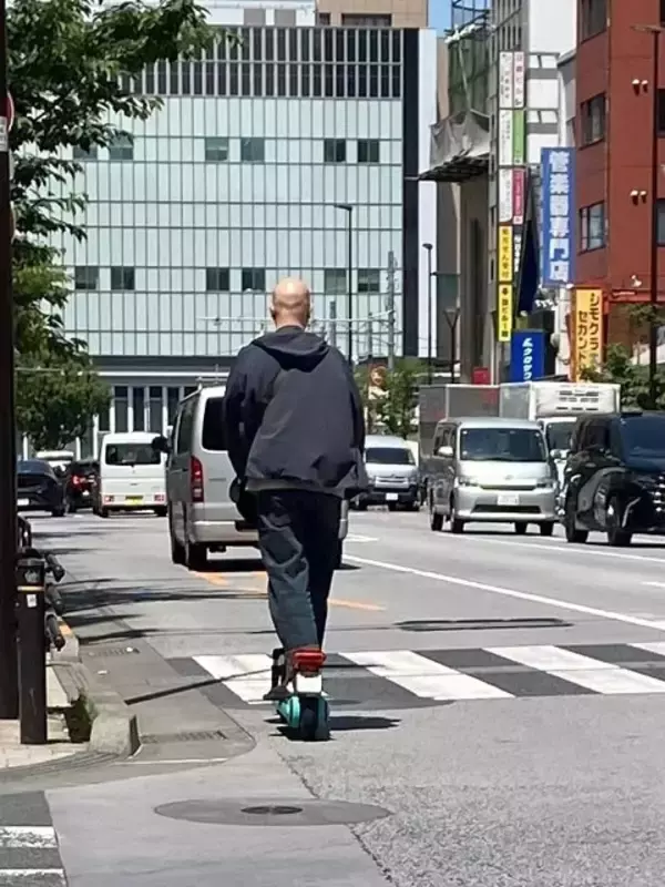 「電動キックボード死亡事故と高速侵入で「ノーヘルOK」は本当に許されるのか」の画像