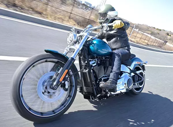 「直撃インタビュー＆新型公道イッキ乗り！　ハーレーダビッドソン ジャパン新代表が語る「ディーラー」「愛車選び」「日本市場」」の画像