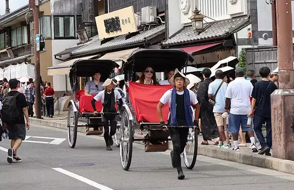 「"中国人観光客が消えた"京都、大阪ミナミ「この夏はどうだった？」」の画像