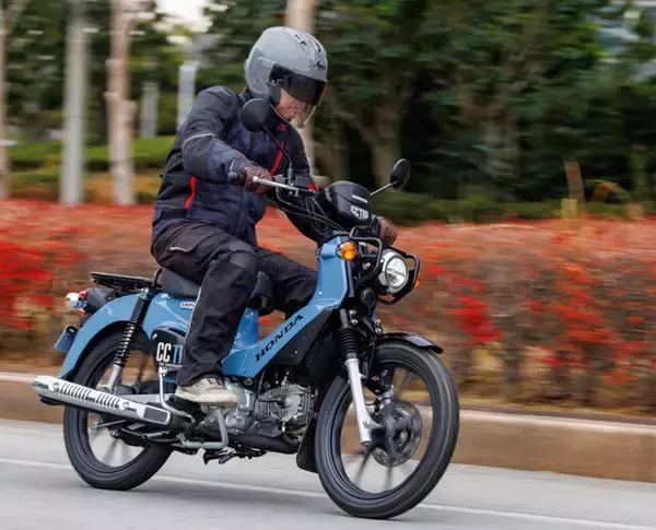 「50cc消滅後の"救世主"の実力を徹底検証！　ホンダの新基準原付3モデルを公道イッキ乗り!!」の画像