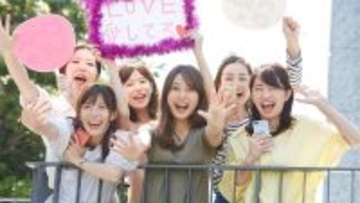 "サナ活"の盛り上がりに党費収入が拡大!?　政治の世界の「推し活」にみる個人崇拝への危惧