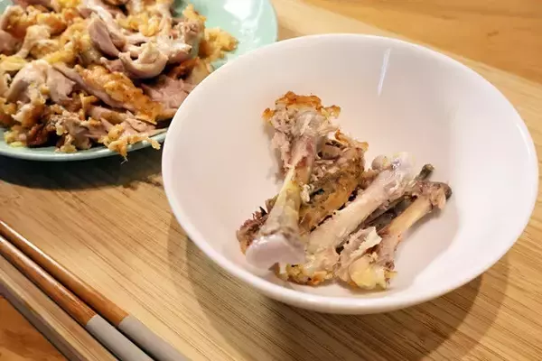 「【KFCだしの鶏南蛮】クリスマスと大晦日の定番一挙食い！　KFCオリジナルチキンの骨のだしが濃厚まろやかな激ウマそば＜野島慎一郎のバカレシピ＞」の画像