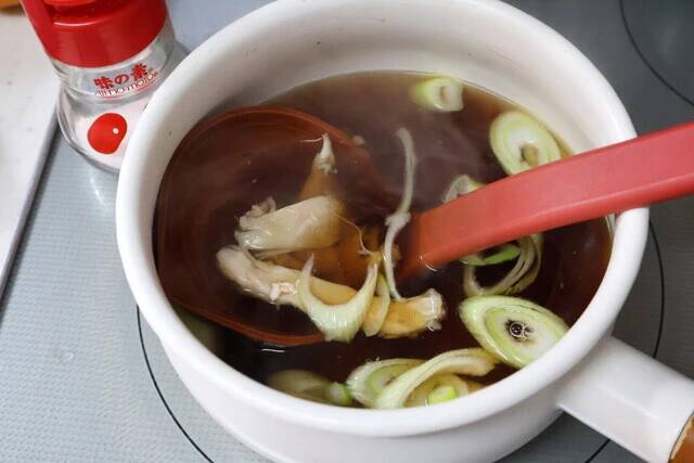 【KFCだしの鶏南蛮】クリスマスと大晦日の定番一挙食い！　KFCオリジナルチキンの骨のだしが濃厚まろやかな激ウマそば＜野島慎一郎のバカレシピ＞