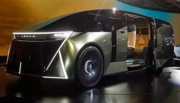 「AI搭載車に脱炭素カー、噂のクルマまで！　専門家が現地取材で勝手にジャッジ！　「ジャパン モビリティショー2025」で見つけた"やりすぎカー"BEST10」の画像