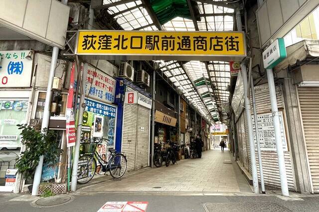 【沖縄そば&ゴーヤーチャンプルー】荻窪の名酒場を間借り営業するランチ店で、驚くほど洗練された沖縄料理と出会う：パリッコ『今週のハマりめし』第223回