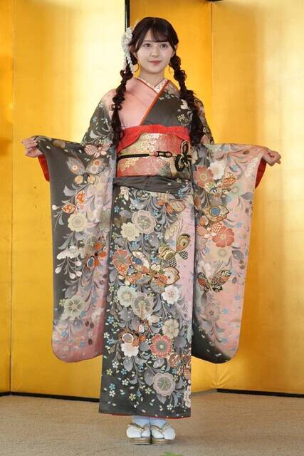 AKB48「二十歳のつどい」開催！ 武道館コンサートで漫才を披露した工藤華純が「コントやる？」新たなメンバーを勧誘