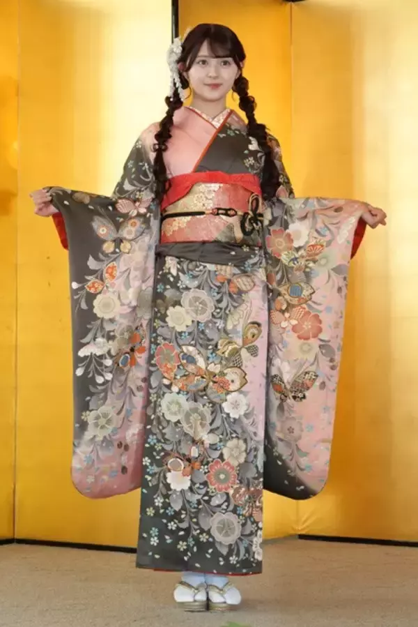 「AKB48「二十歳のつどい」開催！ 武道館コンサートで漫才を披露した工藤華純が「コントやる？」新たなメンバーを勧誘」の画像