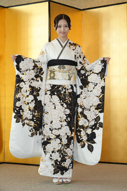 AKB48「二十歳のつどい」開催！ 武道館コンサートで漫才を披露した工藤華純が「コントやる？」新たなメンバーを勧誘