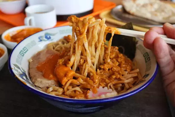 「【フードコート合体飯】フードコートの人気メニューを勝手に合体コラボレーション！　超お手軽フードハックを満喫せよ！＜野島慎一郎のバカレシピ＞」の画像