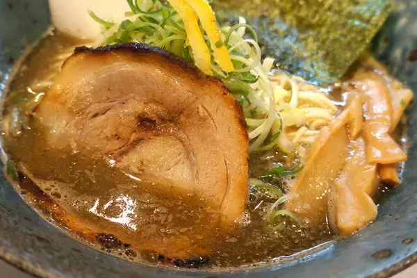 「【濃厚煮干しらぁめん】名店「麺屋 音」の濃厚なのに上品な極上煮干しラーメンが練馬でも：パリッコ『今週のハマりめし』第237回」の画像