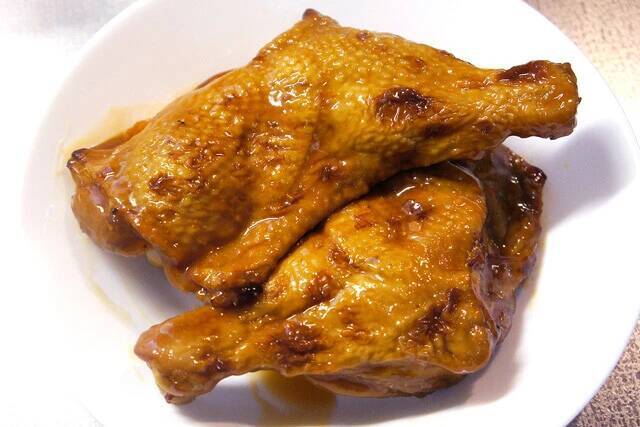 【メリークリスマス丼】この時期だけの密かな楽しみ。スーパーのローストチキンで作る「メリークリスマス丼」の嬉しさが、サンタさんからのプレゼント級：パリッコ『今週のハマりめし』第218回