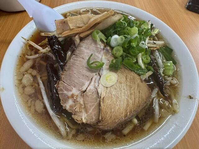 【ピエール瀧の「萌え萌やしソバ探訪録」】16杯目「瀧の来店を詐欺かと疑っていた広島県の名店は、どんぶりが当たりつき!?」