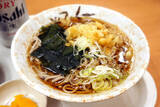 「【かけそば&ミニかき揚げ丼セット】超局地的な立ち食いそば激戦区で味わう、王道のセットと缶ビール：パリッコ『今週のハマりめし』第217回」の画像7