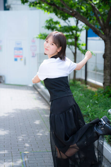 サロモ界のトップランナー・緑川春菜が語る初グラビアの記憶「私、めっちゃ可愛いじゃん、イケてるじゃん！」って思っちゃいました（笑）」