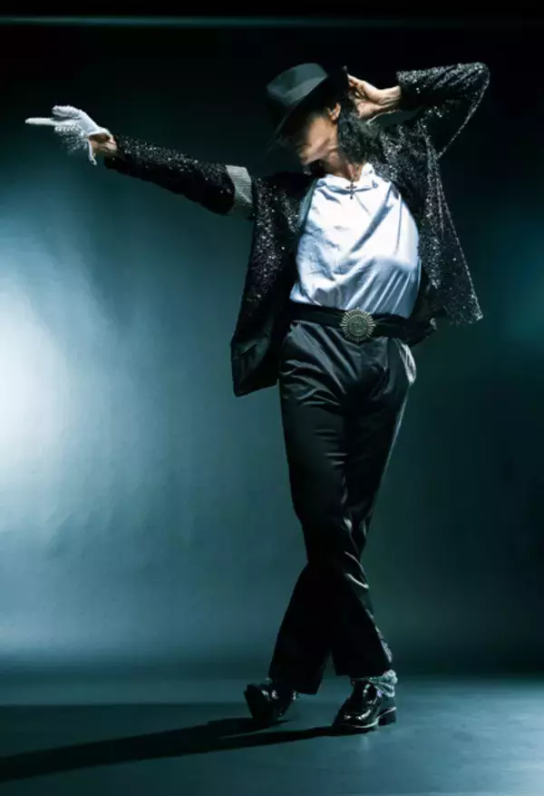 「MJ（マイケル・ジャクソン）完コピに人生を賭けた芸人、マイコーりょうが語り尽くすMJの偉大さとモノマネ裏話「ジャニーズでマイケルのダンスが一番うまかったのは......」」の画像
