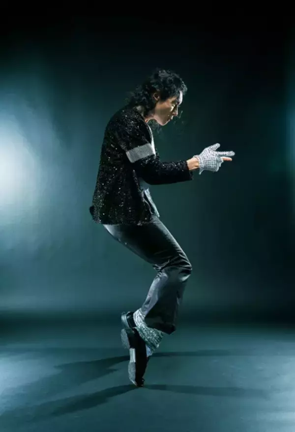 「MJ（マイケル・ジャクソン）完コピに人生を賭けた芸人、マイコーりょうが語り尽くすMJの偉大さとモノマネ裏話「ジャニーズでマイケルのダンスが一番うまかったのは......」」の画像