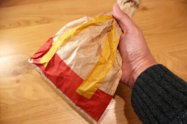 【マシマシマック】二郎風味のヤバウマいパウダーでマックのてりやきバーガーやポテト、ファミチキのパンチ力を超強化！＜野島慎一郎のバカレシピ＞