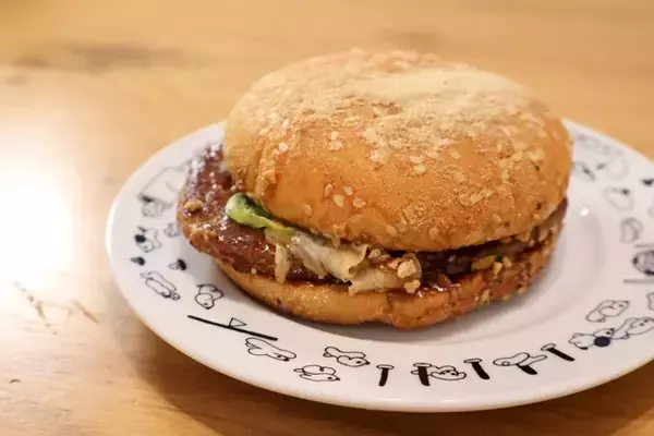 「【マシマシマック】二郎風味のヤバウマいパウダーでマックのてりやきバーガーやポテト、ファミチキのパンチ力を超強化！＜野島慎一郎のバカレシピ＞」の画像