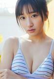 「アイドル歴8年、小見山沙空（こみやま・さら）が水着グラビアに初挑戦！「ポーズが難しくて軟体動物になった気分でした」」の画像1