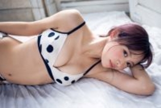 仲川瑠夏が1年半ぶりのグラビアで見せたセクシー！「今回は大人っぽい表情を見てください」