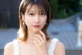 「ABEMAの人気アナウンサー・瀧山あかねが語る初グラビアの記憶「この撮影にどれだけの予算と労力がかかっているのか。完全に裏方目線になって、重圧を感じていました（笑）」」の画像1