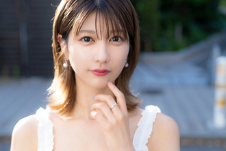 ABEMAの人気アナウンサー・瀧山あかねが語る初グラビアの記憶「この撮影にどれだけの予算と労力がかかっているのか。完全に裏方目線になって、重圧を感じていました（笑）」