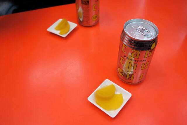 【辛極らうめん】優しいうどんを求めていたはずが......大阪の立ち食い店で朝からすする、旨辛の度が過ぎる衝撃ラーメン：パリッコ『今週のハマりめし』第225回