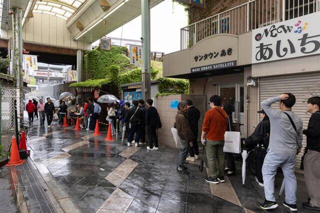 大阪・西成の伝説のホルモン屋「やまき」。休業中の店を復活させたふたりのボクサーの心意気と運命の物語【前編】