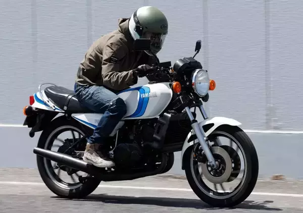 「中古バイクの聖地で1280万円の激レア車も発見！　バイク王つくば絶版車館で"憧れの名車"を実走チェック」の画像