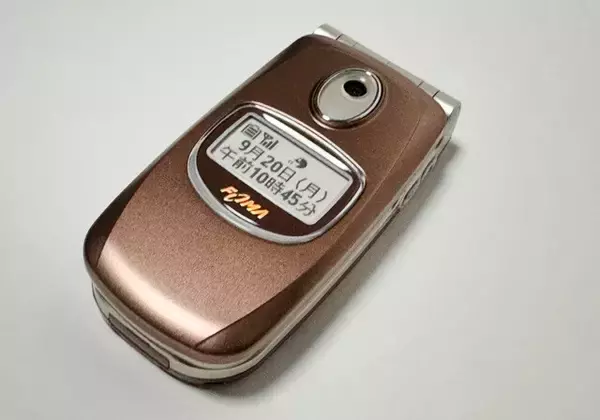 「FOMAの終了で要注目！　平成のNTTドコモ関連アイテム【山下メロの平成レトロ遺産：109】」の画像