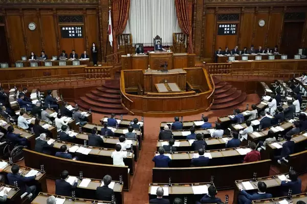 「頼むから寝てくれ高市総理！　まさかの「寝不足アピール」で国民も永田町もマジ困惑！　歴代屈指の"人に頼れないリーダー"が招く国難」の画像