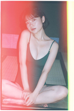 『ラジオ知らねえ単語』の園凜（その・りん）が初のデジタル写真集を発売！「"マツケンサンバ"に衝撃を受けて、俳優の養成事務所に入りました」