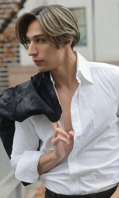 新テニミュ出演でも注目の俳優・當間ローズが初のデジタル写真集を発売。「バチェロレッテ」再現カットなど、鍛え上げられた"肉体美"を披露！