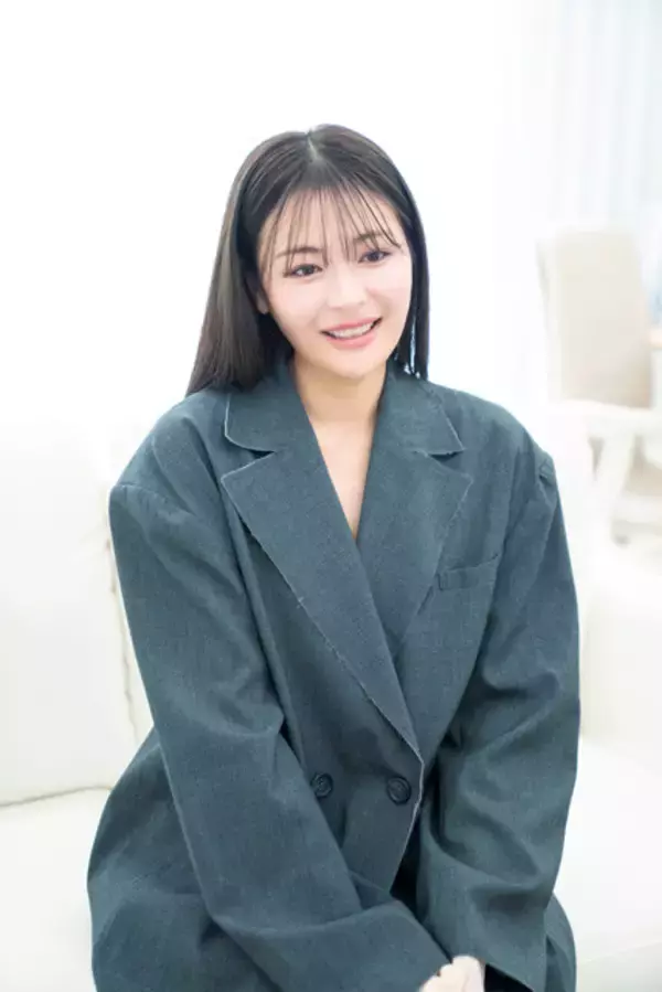 「ネクストブレイク女優・和内璃乃が語る初グラビアの記憶「ロケバスの中でも座りながら足を浮かせ、腹筋を鍛えていました（笑）」」の画像