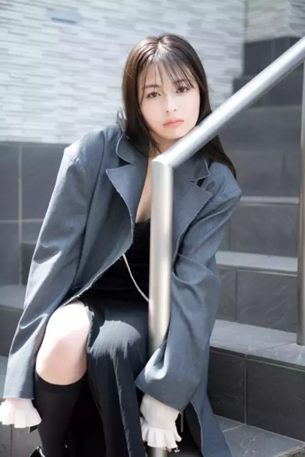「ネクストブレイク女優・和内璃乃が語る初グラビアの記憶「ロケバスの中でも座りながら足を浮かせ、腹筋を鍛えていました（笑）」」の画像