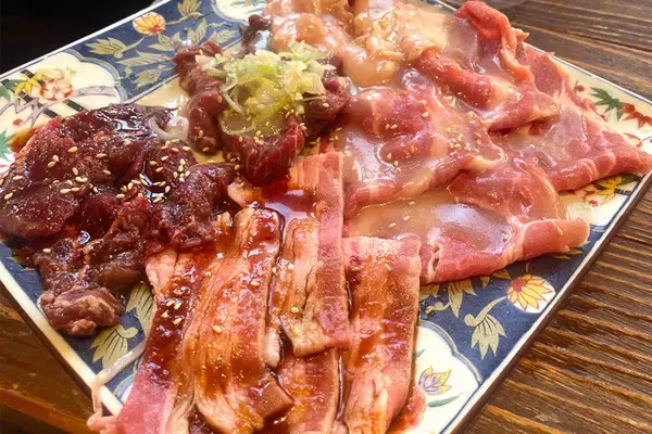 「【ホルモン焼肉】体験してもなお信じがたいほどの安さと満足感。「肉流通センター」の衝撃：パリッコ『今週のハマりめし』第248回」の画像