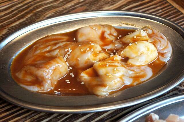 【ホルモン焼肉】体験してもなお信じがたいほどの安さと満足感。「肉流通センター」の衝撃：パリッコ『今週のハマりめし』第248回