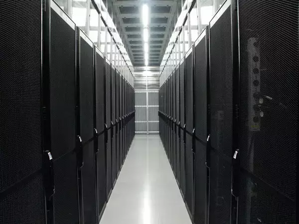 「『四季報 新春号』から発掘したお宝銘柄32選!!　日経平均が最高値を更新し続ける今から買っても遅くない！」の画像