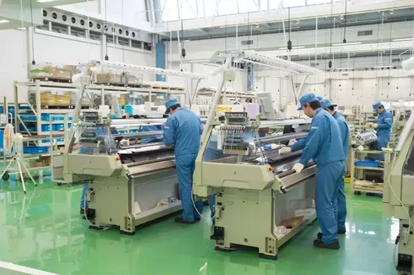 「『四季報 新春号』から発掘したお宝銘柄32選!!　日経平均が最高値を更新し続ける今から買っても遅くない！」の画像