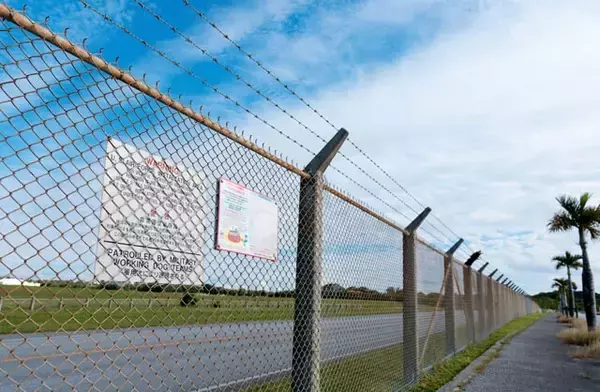 「再び占領下に戻ったよう...。米軍憲兵が「基地外で民間人を拘束」の衝撃」の画像