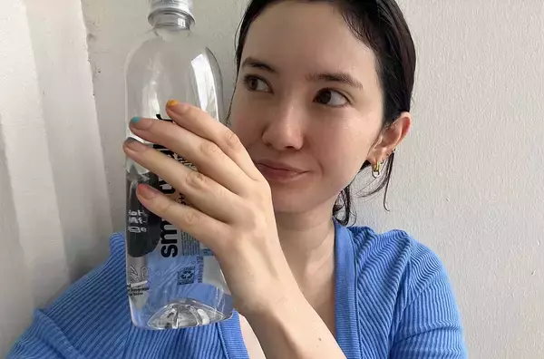 市川紗椰が未来の飲み物"透明飲料"を分析──注目すべきは「見た目の無害さ」と「味の満足感」